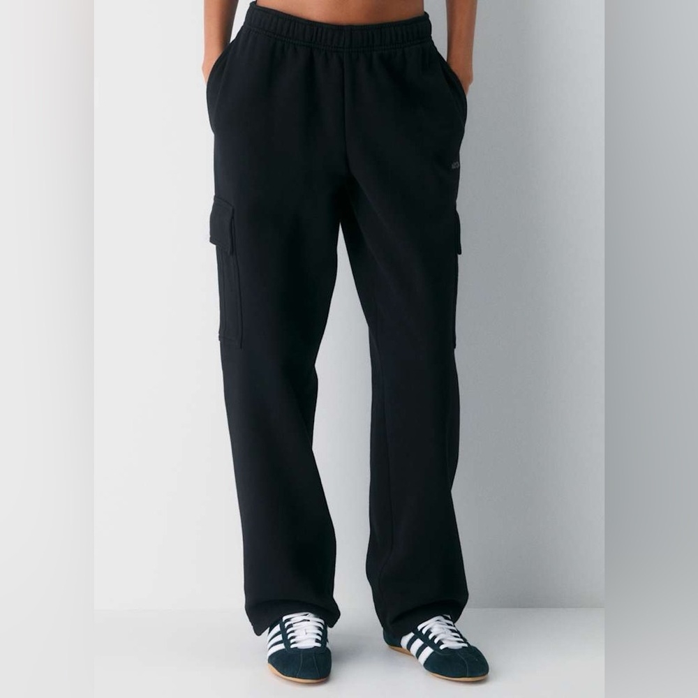 NWT: Aritzia Cozy Sweatfleece Mega Cargo™ Sweatpant in Size XS